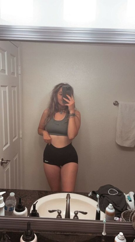 Hannabanana123 porn star photo