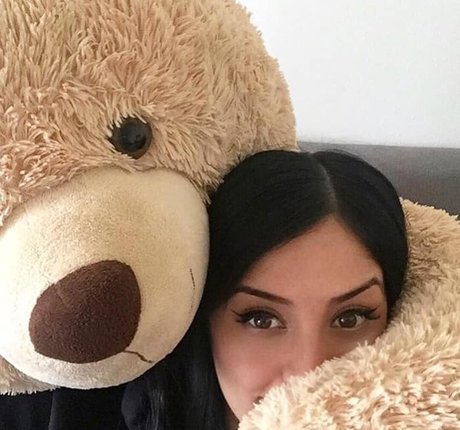 Laura Stylez sex actress galleries