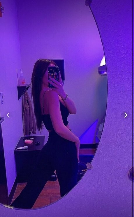 katiekbae sexy star pics