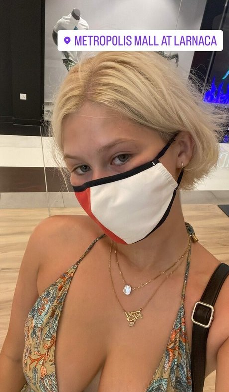 Nikaromm star sex image