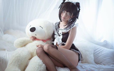 tinneh model exclusive pics