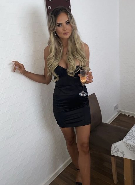 Sophie Campbell nude pornstar img