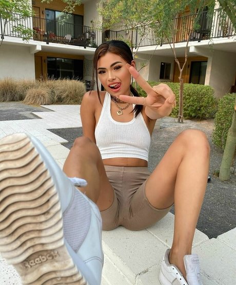 Rinka Moon exclusive star pics