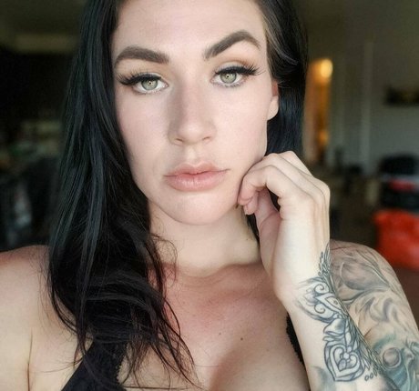 Diana Drakos hd actress photos