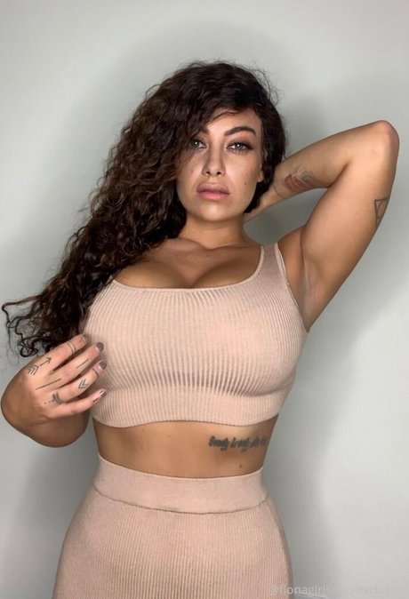 Fionagirlsoho model hot picture