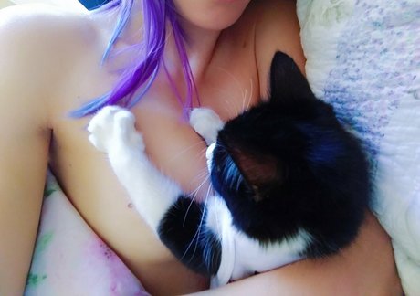 Concrete Beach adult model picture