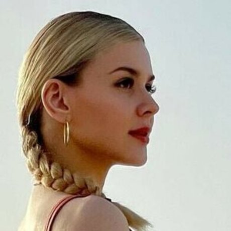 Emmelie De Forest beautiful actress gallery