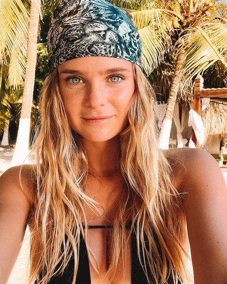 Inna Moll nudes star archive