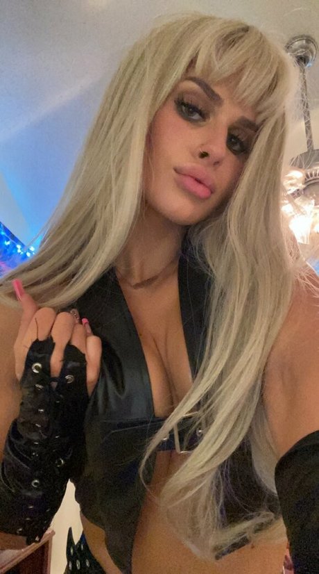 Mayamoneyshot sexy model galleries