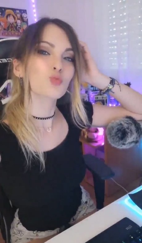 Iamcristinini hd model pic