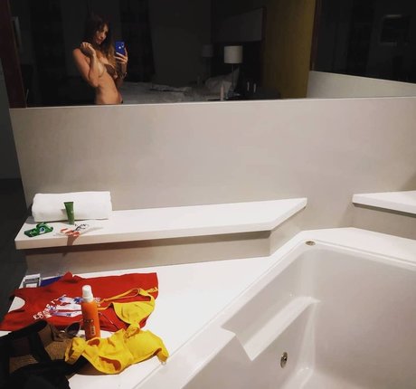 Iamcristinini best model img