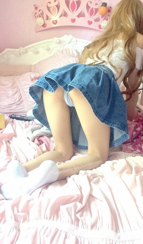Strawberry kisu pornstar high quality image