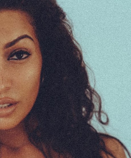 Lapaloma 11 model photo