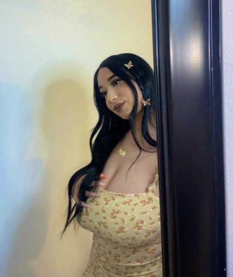 bitamartinezz naked star image