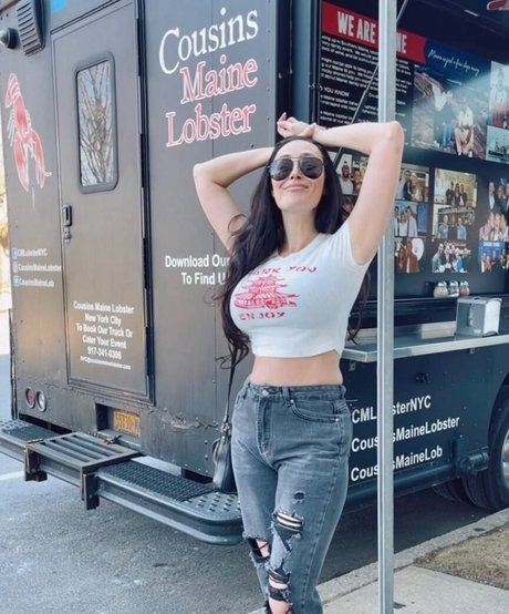 Shea Sweetness hot model img