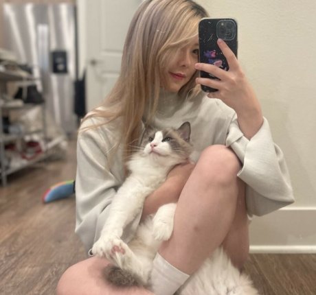 Julia Nakamura free model pics