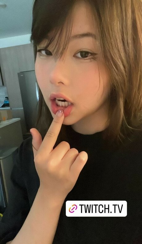 Julia Nakamura free star pic