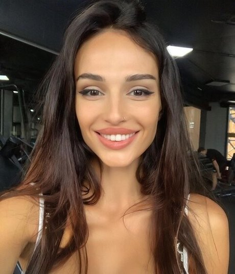 Julia Unrealcobain star hot archive