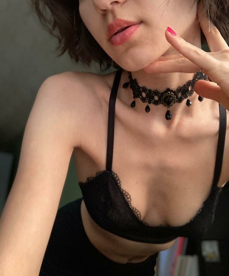 adorable dina hot star image