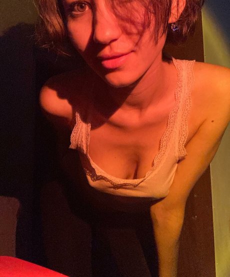 adorable dina model adult img