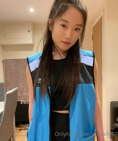 Moca1997 model naked img