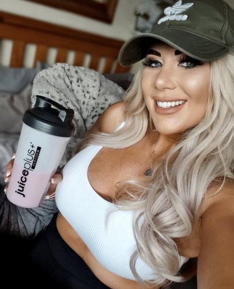 GailScott pretty pornstar pics