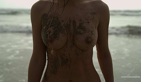 Miratwitch nudes model pics