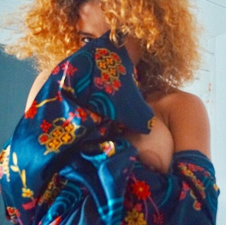 Crystal Westbrooks xxx model img