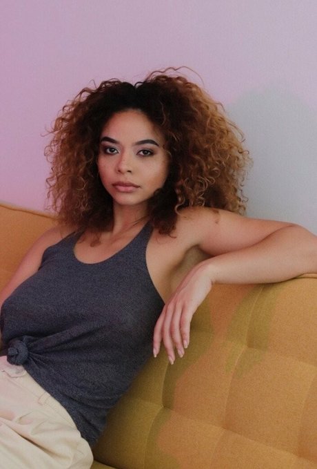 Crystal Westbrooks hd actress pic
