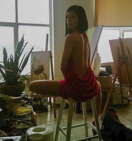 Asra Tin hot star pic