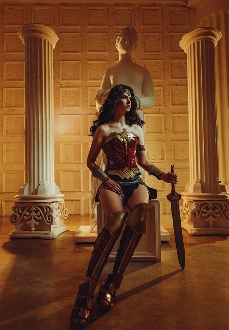 Miroslava Ladovir top actress image