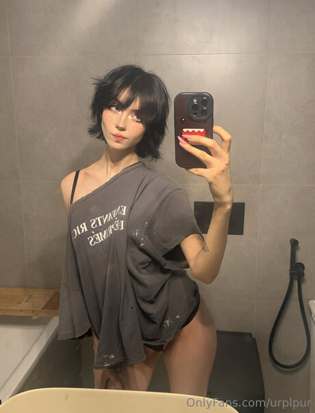 urplpur sexy actress gallery