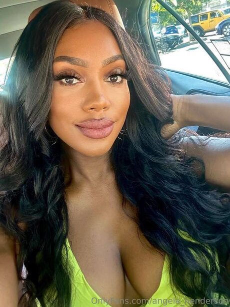 Angela Henderson porn model img
