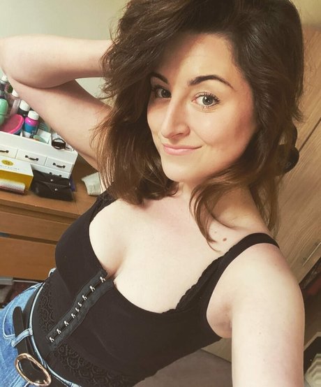 Rebecca Gilliland pornstar sex image