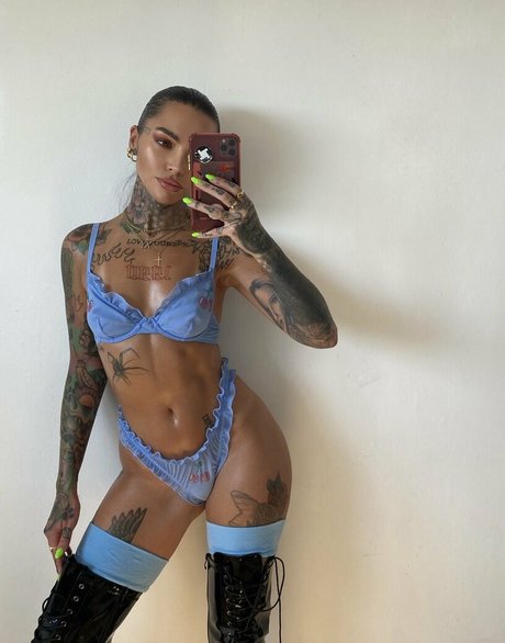 Foxillaaa pornographic actress pictures