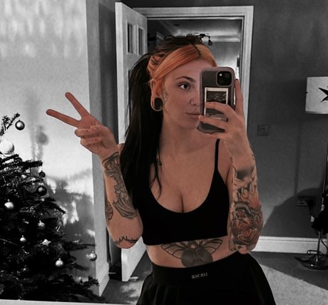 Gigisleek pretty actress pic