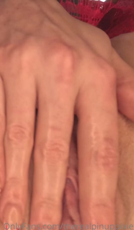 Pineup Pixie nudes model gallery