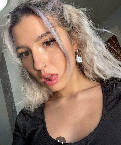 Rubie hot pornstar photos