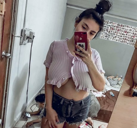 Aungsumalyn star free pic