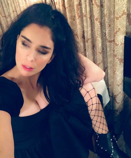 Sarah Silverman high quality model pic