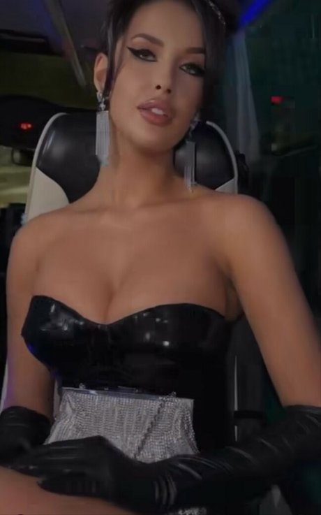 Liza Makhu nice star gallery