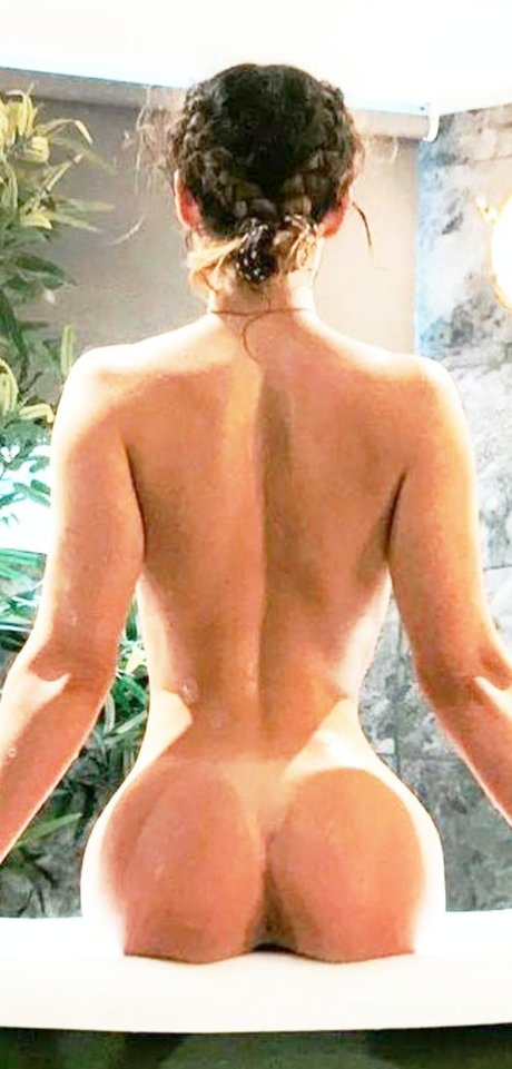 Rosie Axonn pornstar adult pic