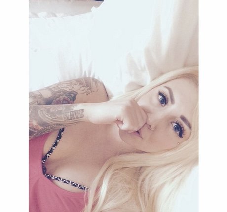 SJ Valenz pornographic actress photo