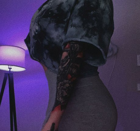 SJ Valenz top model image