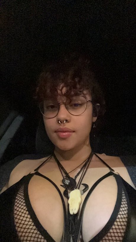 Rainn Ryder model naked images