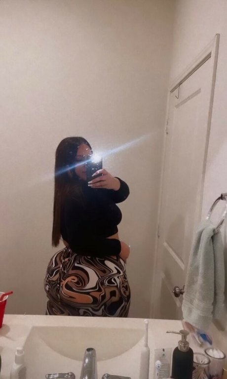 Babyv b model free pic