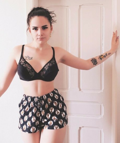 Laura Badler star pornographic pictures