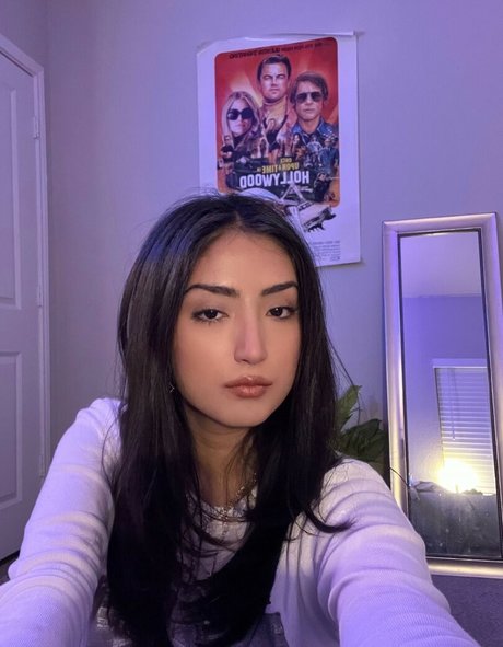 Groupicum model nude photos