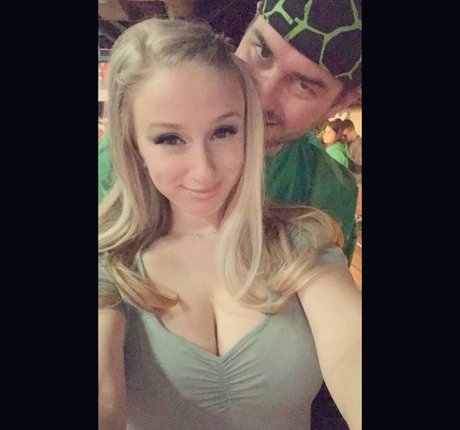 Yillian porn model images