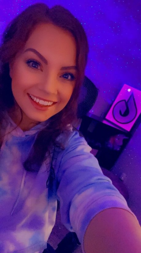 Gingy Gingerliness model porn gallery